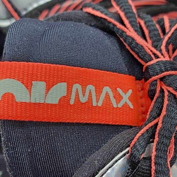 Nike Men's Air Max 270 React Eng 'Alien'  Sneakers - 9.5 - Picture 7 of 10